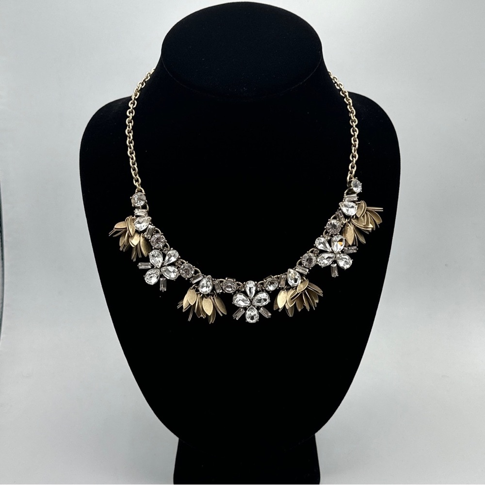 J. CREW‎ Crystal Rhinestone Floral Charm Brasstone Leaf Necklace #498